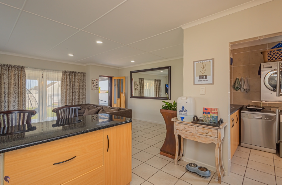 5 Bedroom Property for Sale in Country Club Western Cape